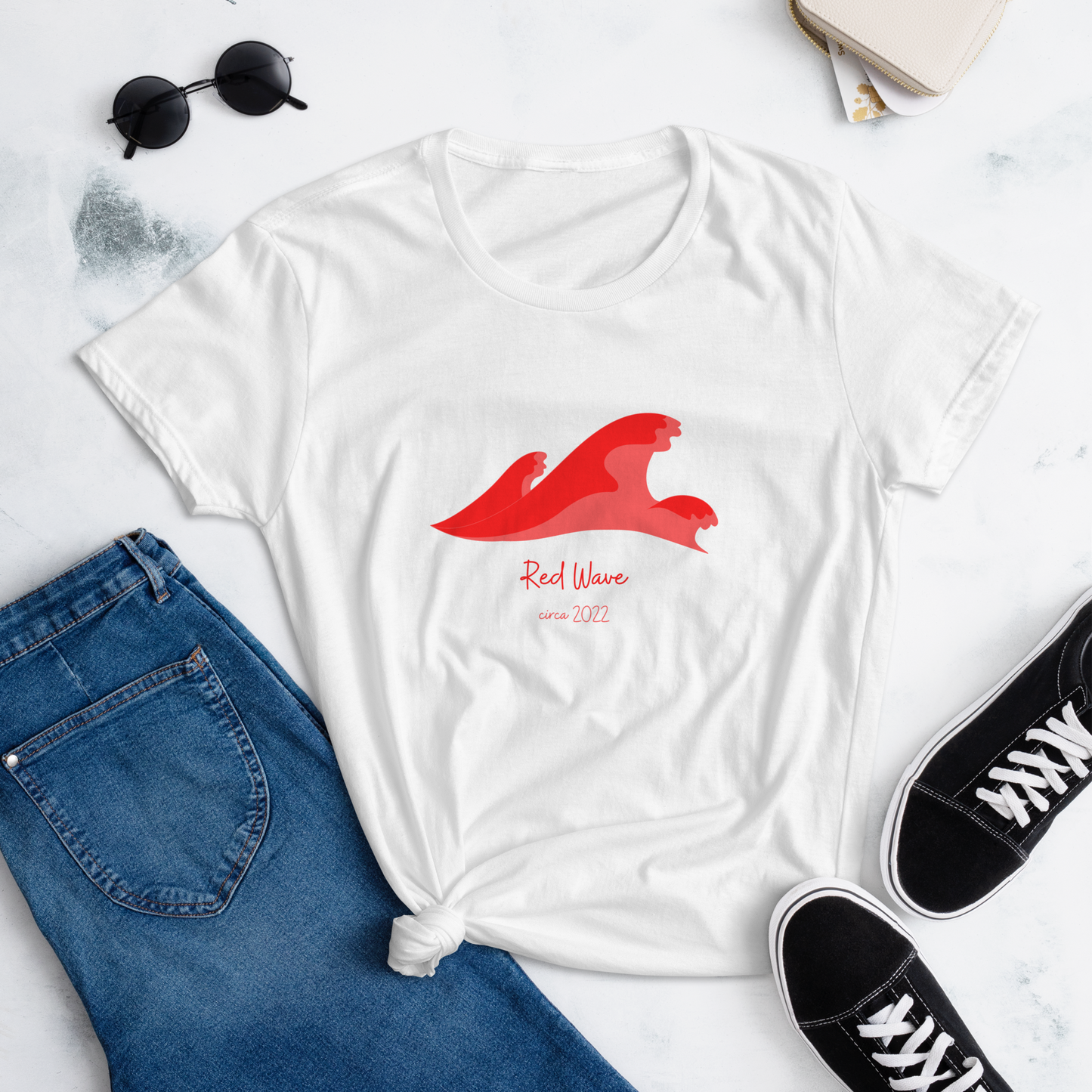 Women's 'Red Wave' Fashion Fit Tee